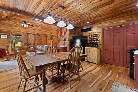 Dining - 249 Diamond Ln, Wallingford, KY 41093 photo 3 of 4