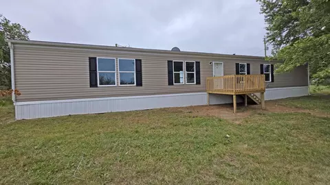 Exterior - 1805 Fogle Rd, Loretto, KY 40037 photo 2 of 3