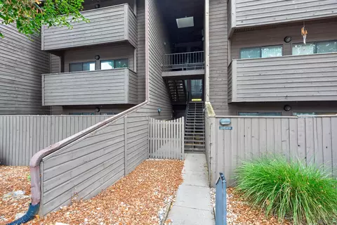 750 Shaker Dr, Lexington, KY 40504