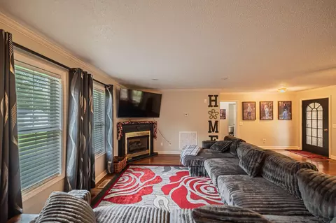 Living - 140 Caleb Dr, Mayfield, KY 42066 photo 1 of 2