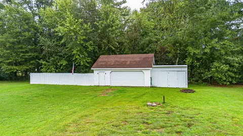 Exterior - 140 Caleb Dr, Mayfield, KY 42066 photo 3 of 6