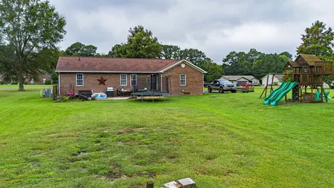 Exterior - 140 Caleb Dr, Mayfield, KY 42066 photo 4 of 6