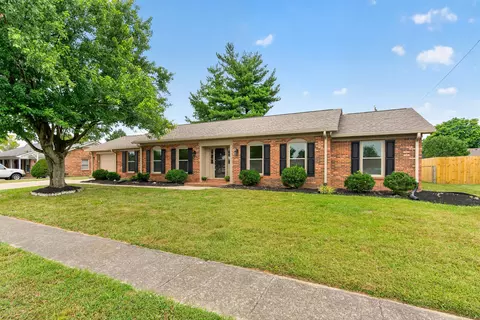 206 Edgewood Dr, Nicholasville, KY 40356