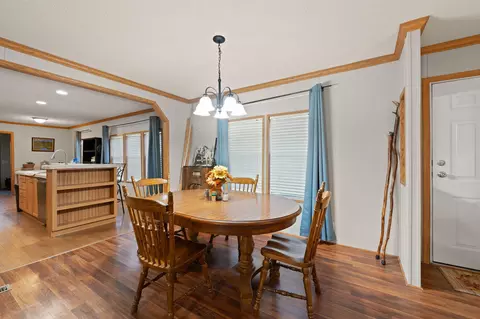 Dining - 180 Pacific Ave, Morehead, KY 40351 photo 1 of 3