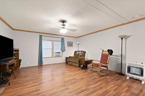 Living - 180 Pacific Ave, Morehead, KY 40351 photo 1 of 3