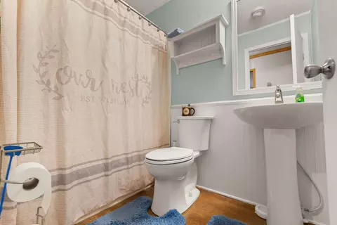 Bath - 180 Pacific Ave, Morehead, KY 40351 photo 6 of 8