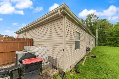 Exterior - 180 Pacific Ave, Morehead, KY 40351 photo 5 of 17