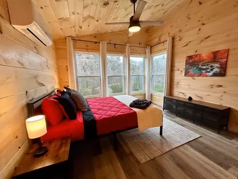 Bedroom - 216 Arch View Road Twin Arch Dev Rd, Stanton, KY 40380 photo 2 of 8