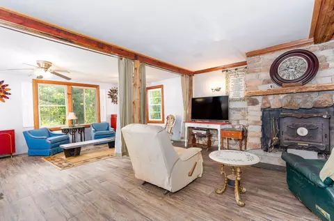 Living - 217 Edgewater Rd, Nancy, KY 42544 photo 1 of 2