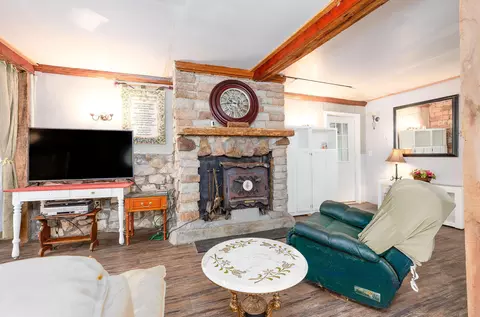 Living - 217 Edgewater Rd, Nancy, KY 42544 photo 2 of 2