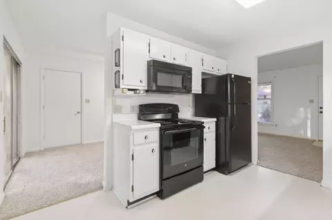 Kitchen - 112 Salter Rd, Berea, KY 40403 photo 2 of 3