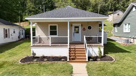 1414 Lake Barkley Dr, Kuttawa, KY 42055