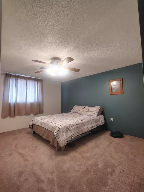 Bedroom - 385 E Main St, Lynch, KY 40855 photo 10 of 12