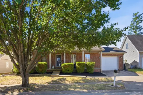 2452 English Station Dr, Lexington, KY 40514
