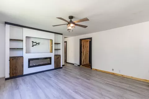 Living - 115 Ccc Bottom Rd, Mckee, KY 40447 photo 2 of 6