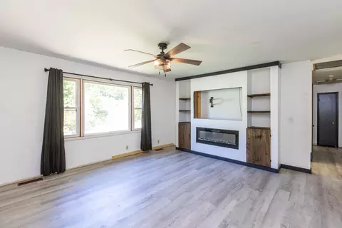 Living - 115 Ccc Bottom Rd, Mckee, KY 40447 photo 3 of 6