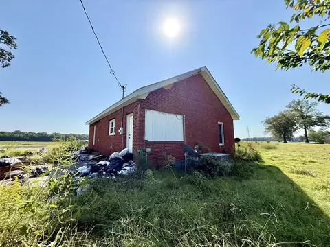 Exterior - 1795 Rob Mason Rd, Murray, KY 42071 photo 5 of 9