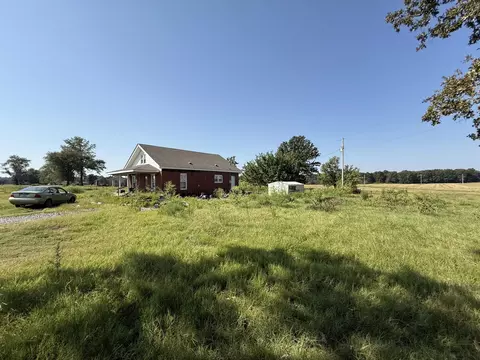 Exterior - 1795 Rob Mason Rd, Murray, KY 42071 photo 3 of 9
