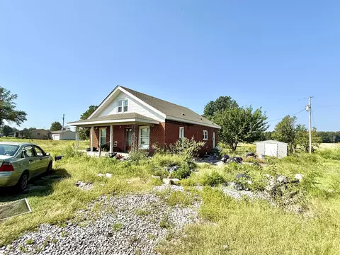 Exterior - 1795 Rob Mason Rd, Murray, KY 42071 photo 2 of 9