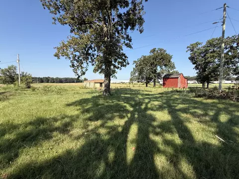 Exterior - 1795 Rob Mason Rd, Murray, KY 42071 photo 6 of 9