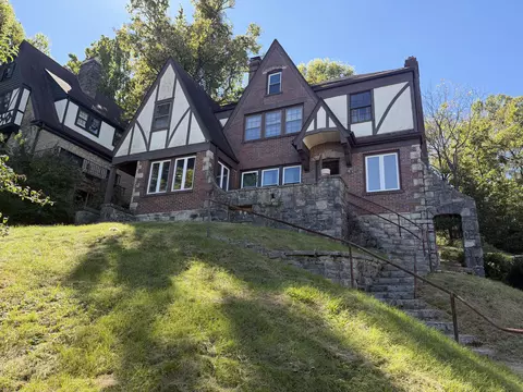 828 Shelby St, Frankfort, KY 40601