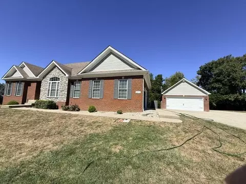 824 Stone Ridge Dr, Richmond, KY 40475