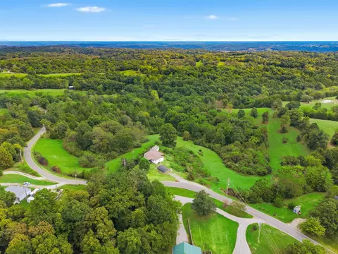 975 Flat Creek Rd, Frankfort, KY 40601