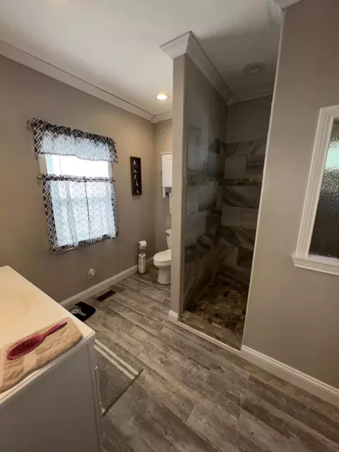 Bath - 11001 Cranston Rd, Morehead, KY 40351 photo 1 of 6