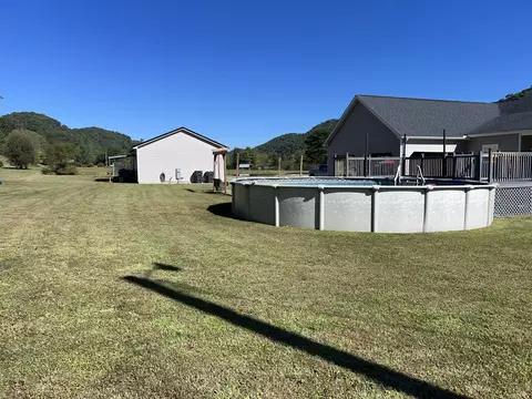 Exterior - 11001 Cranston Rd, Morehead, KY 40351 photo 8 of 21