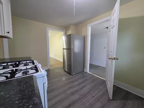 Kitchen - 433 Main Ave, Georgetown, KY 40324 photo 2 of 2