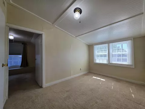 Bedroom - 433 Main Ave, Georgetown, KY 40324 photo 1 of 4