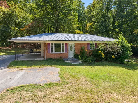 165 Valley Rd, Stearns, KY 42647