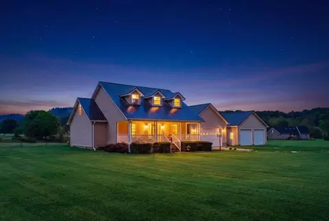 1650 Spout Springs Rd, Irvine, KY 40336