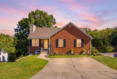 118 River Oak Dr, Frankfort, KY 40601