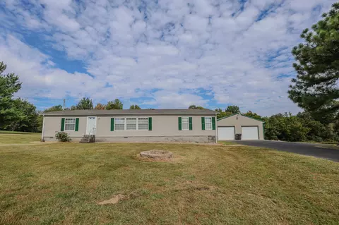2465 W Lovelaceville Florence Station Rd, Paducah, KY 42001