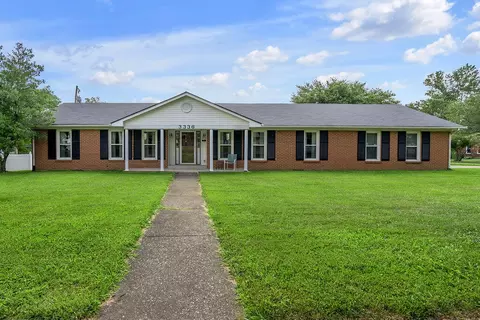 3336 Carriage Ln, Lexington, KY 40517