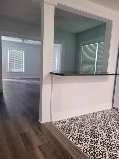 Entry Way - 407 W 15th St, Corbin, KY 40701 photo 1 of 2