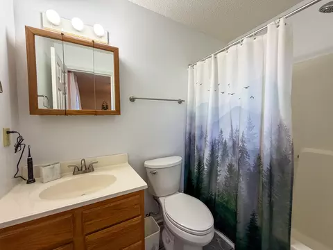 Bath - 36 Speed Dr, Corbin, KY 40701 photo 2 of 2