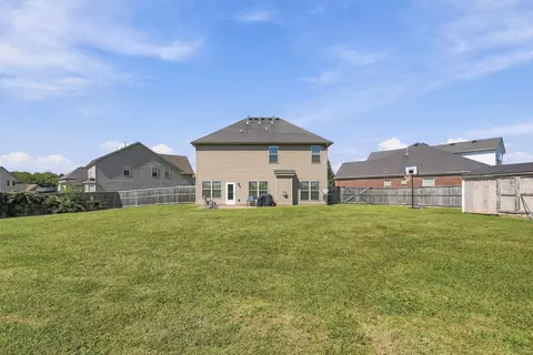 Exterior - 104 Julia Cir, Georgetown, KY 40324 photo 7 of 10