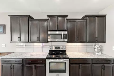 Kitchen - 104 Julia Cir, Georgetown, KY 40324 photo 5 of 6