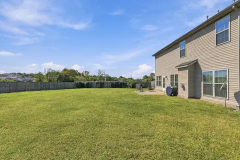 Exterior - 104 Julia Cir, Georgetown, KY 40324 photo 8 of 10