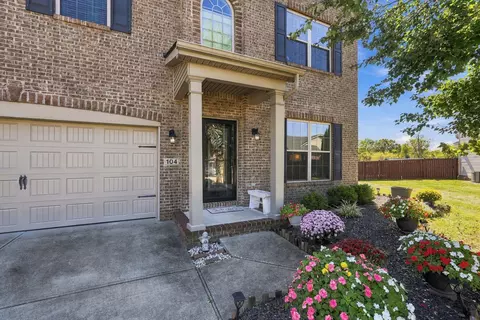 Exterior - 104 Julia Cir, Georgetown, KY 40324 photo 2 of 10