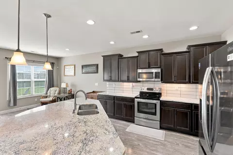 Kitchen - 104 Julia Cir, Georgetown, KY 40324 photo 6 of 6