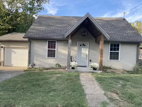 719 Maple Ave, Mayfield, KY 42066