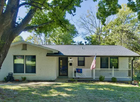 112 Ridgewood Ln, Frankfort, KY 40601