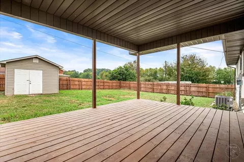 Exterior - 1018 Cardinal Dr, Corbin, KY 40701 photo 5 of 6