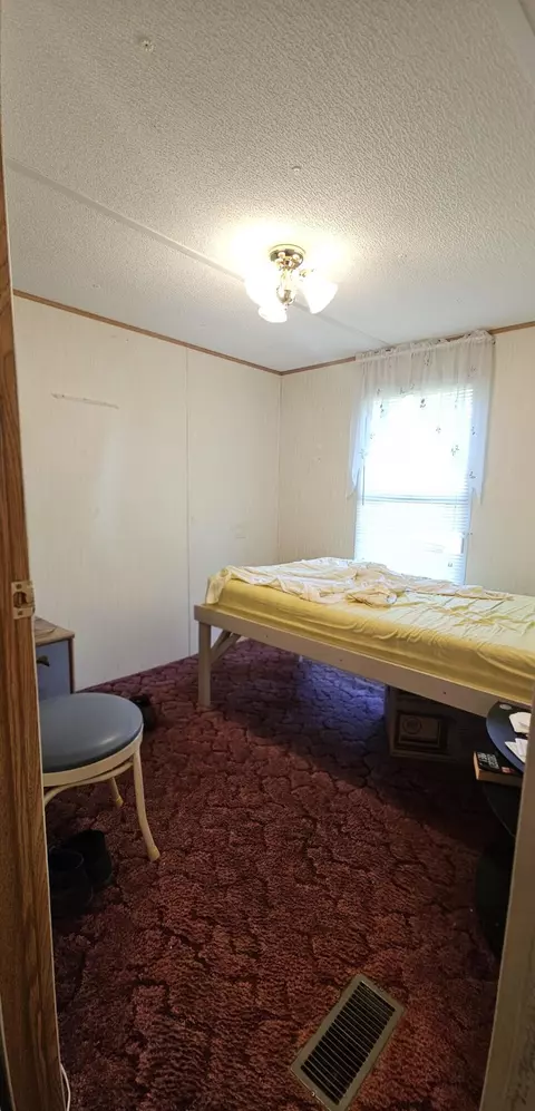 Bedroom - 362 Dixie Pine Dr, Burnside, KY 42519 photo 3 of 3