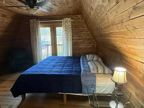 Bedroom - 992 Stonegate Dr, Burnside, KY 42519 photo 2 of 3