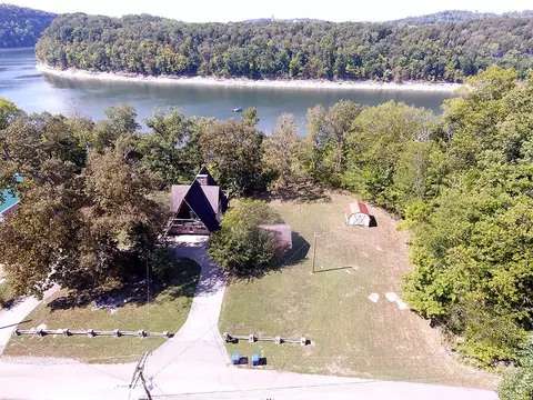 View/Area - 992 Stonegate Dr, Burnside, KY 42519 photo 6 of 13