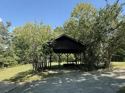 Exterior - 992 Stonegate Dr, Burnside, KY 42519 photo 3 of 9